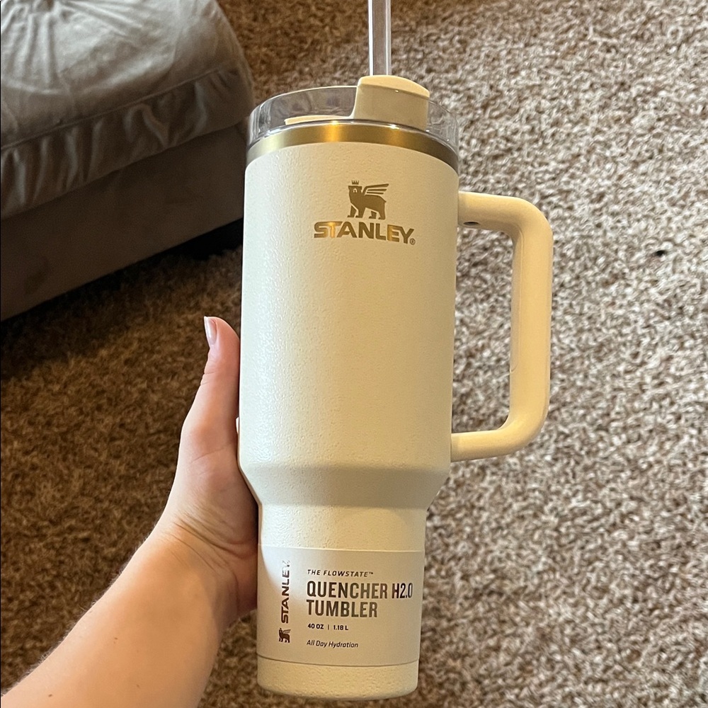Stanley Cream Quencher H2.0 Tumbler with Handle cream moon